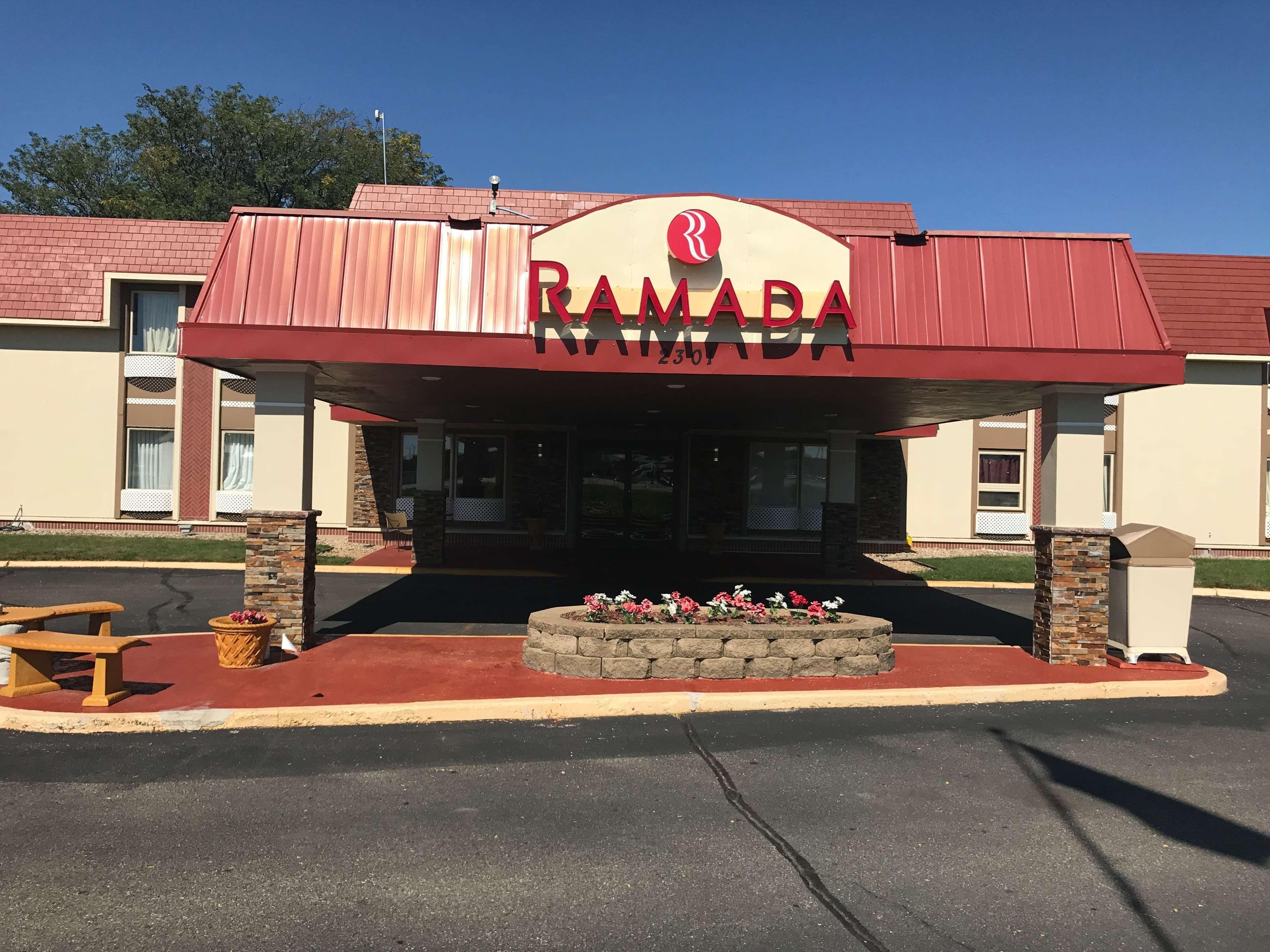Ramada By Wyndham Albert Lea Eksteriør bilde